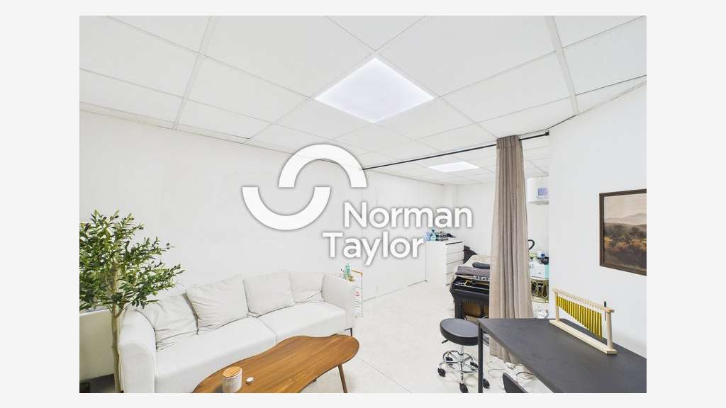 Bureaux 200m² R+1 à vendre à Montpellier Nord