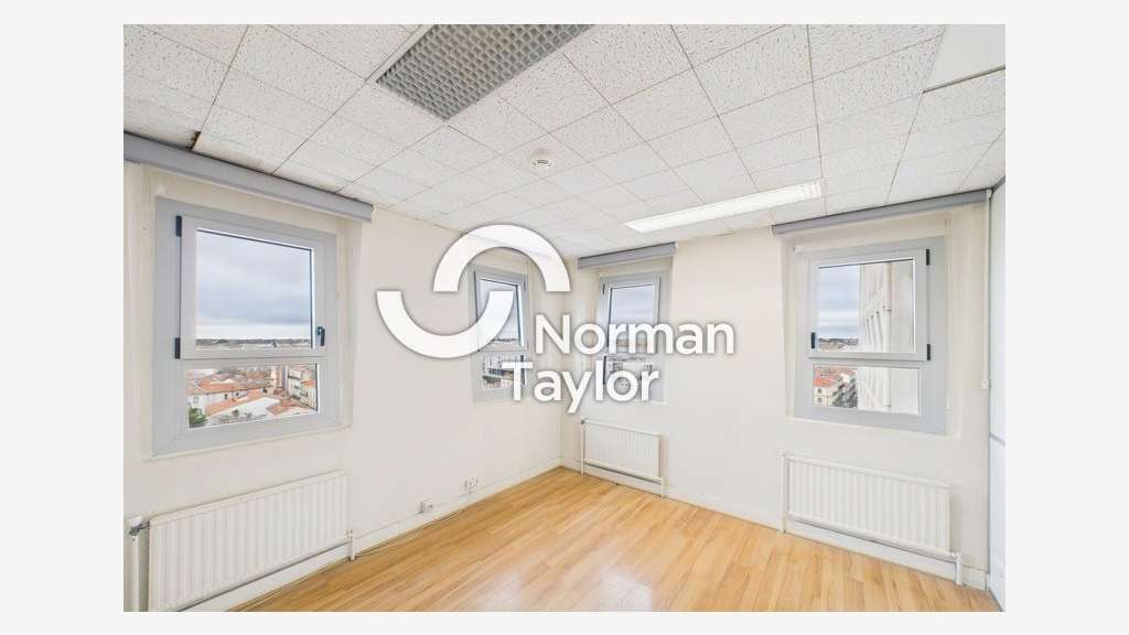 Bureaux 174m² à vendre à Montpellier Polygone