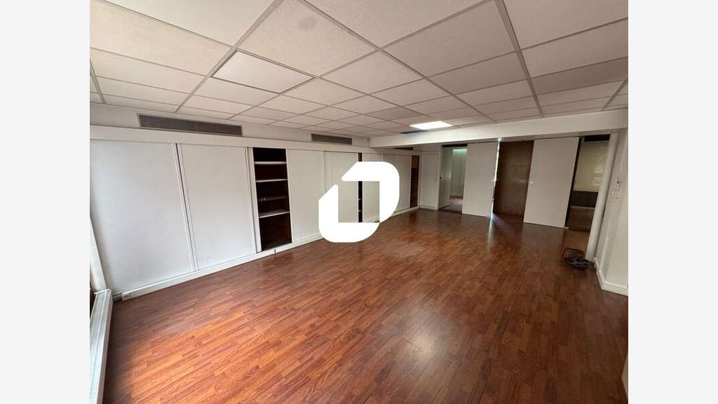 Vente Bureaux 261m² Montrouge