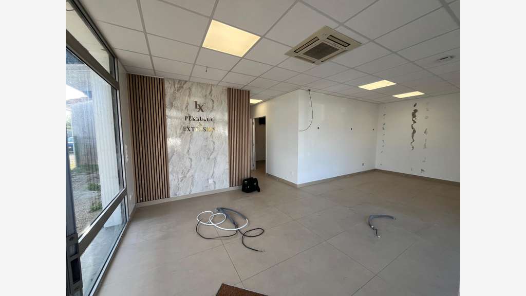 Vente local commercial de 62m² à Montussan