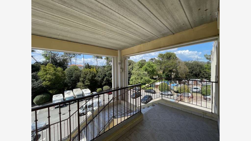 Local/bureau 76m² à vendre en ZAC à Mougins (06)