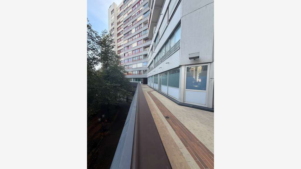 BUREAU DE 102m² au pied du RER A NANTERRE
