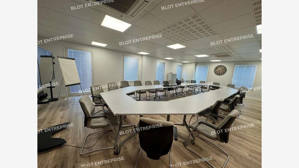 Vente bureaux aménagés climatisés 740m² à Nantes