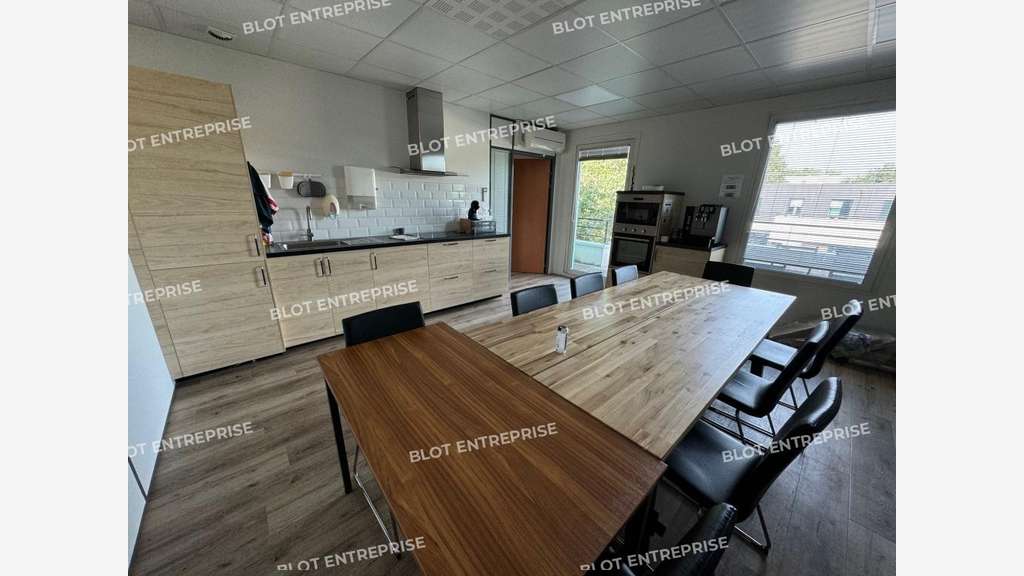 Vente bureaux aménagés climatisés 740m² à Nantes