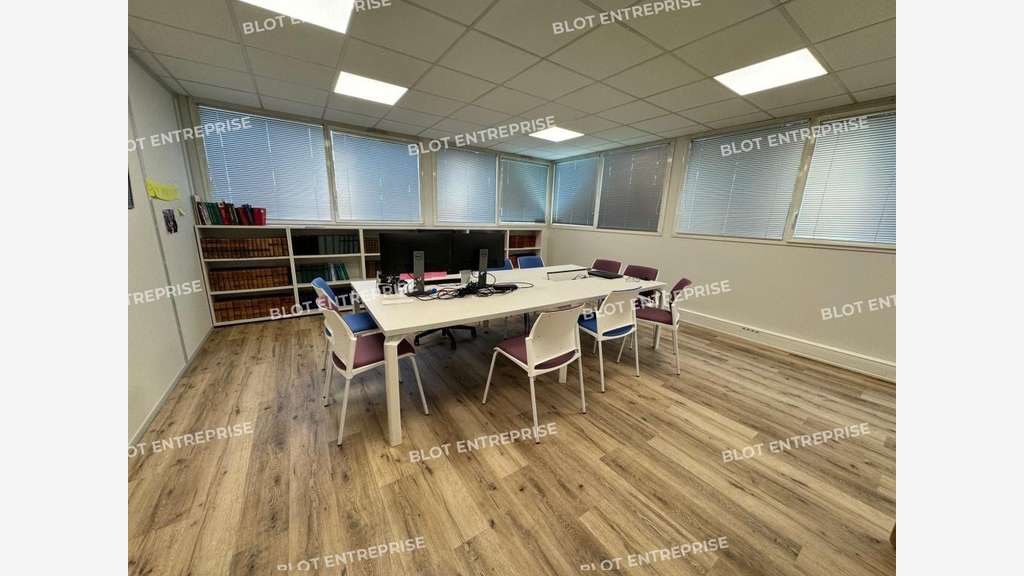 Vente bureaux aménagés climatisés 740m² à Nantes