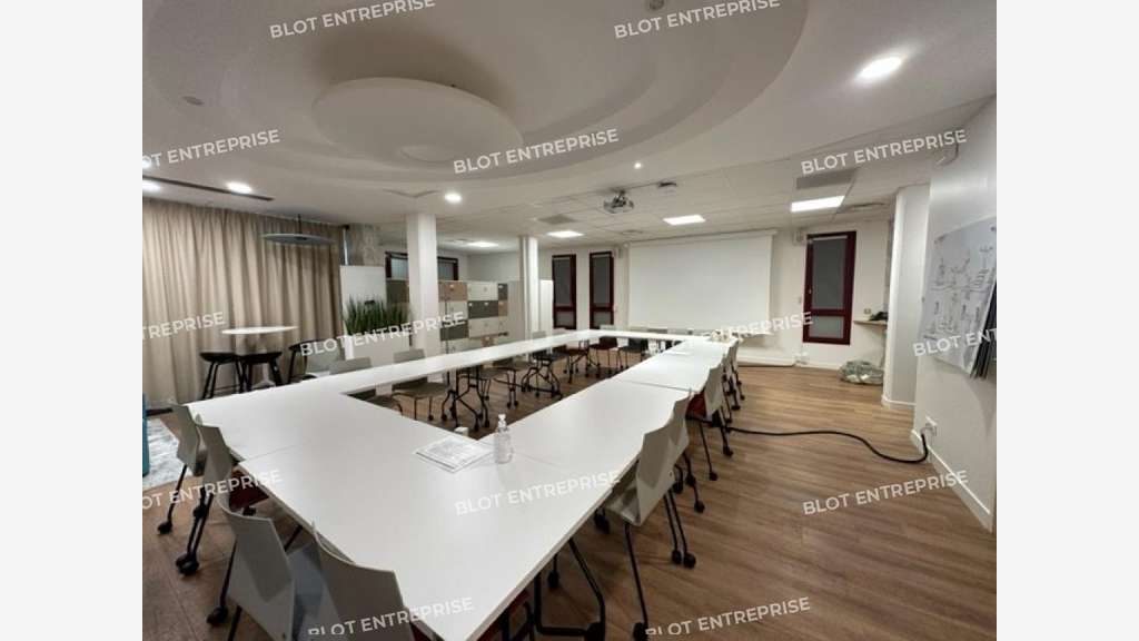 A vendre immeuble de bureaux 1228m² île de Nantes