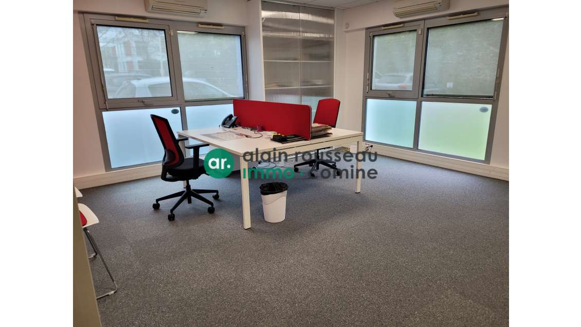 Vente bureaux  90m² RDC ZA Nantes Est