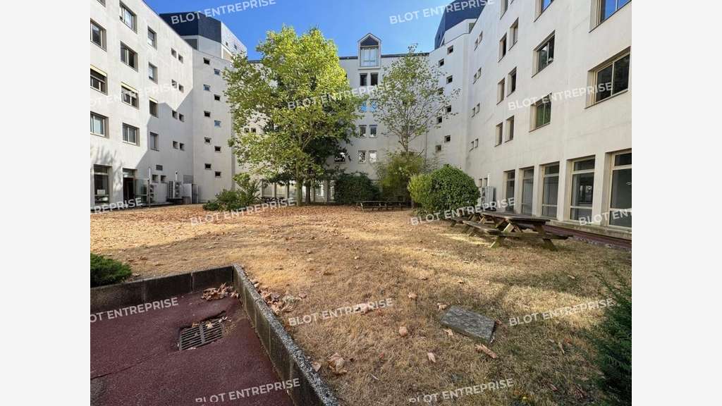 À vendre bureaux 100m² Nantes Champs de Mars