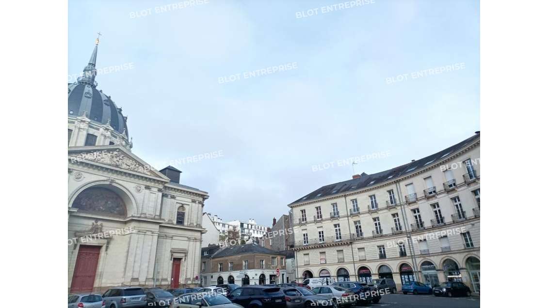 À vendre bureaux 150m² à Nantes quartier dynamique