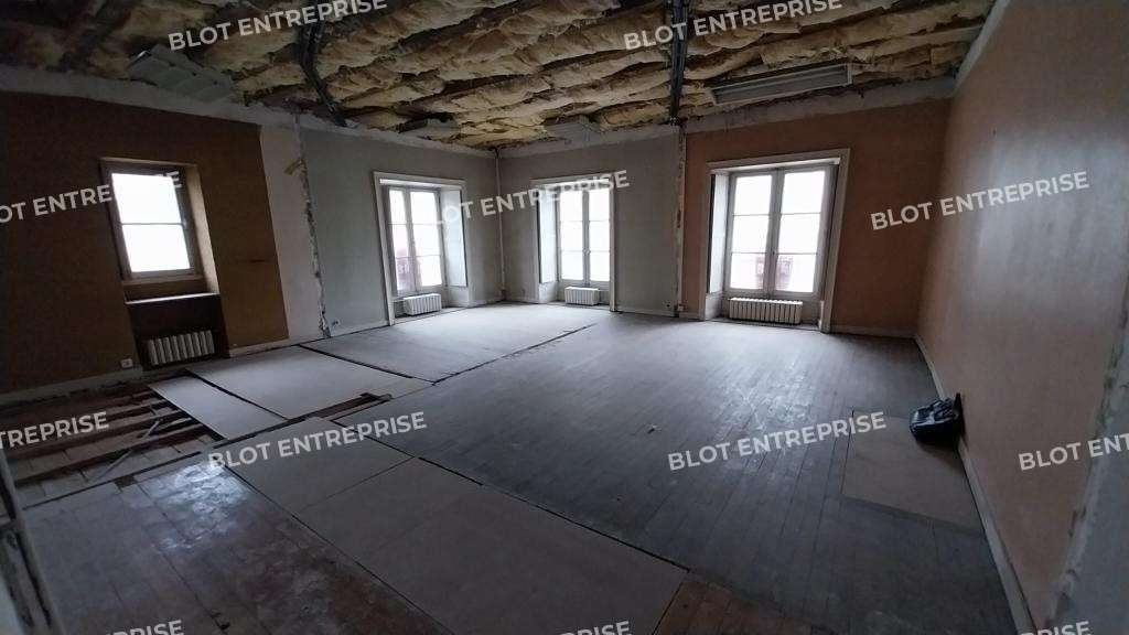 À vendre bureaux 150m² à Nantes quartier dynamique