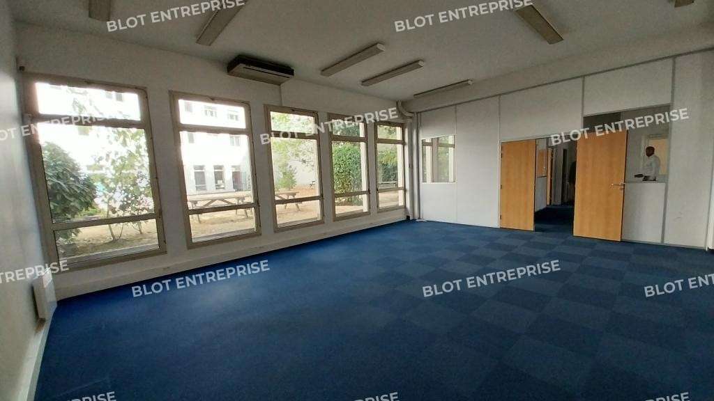 À vendre bureaux 256m² à Nantes Champs de Mars