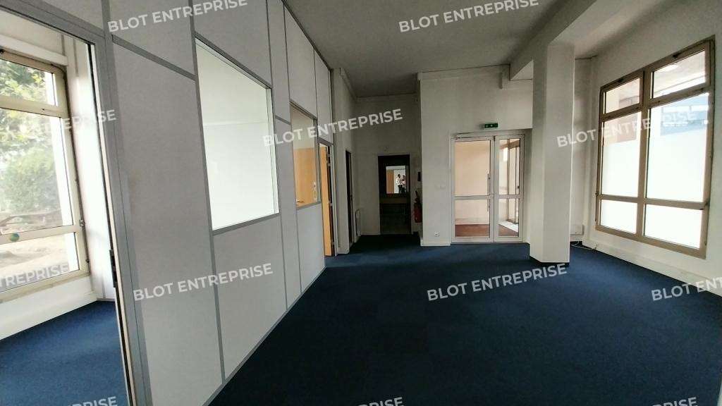 À vendre bureaux 256m² à Nantes Champs de Mars