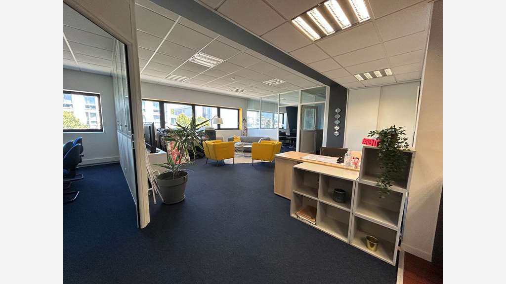 A vendre beaux bureaux rénovés 127m² Nantes Ouest