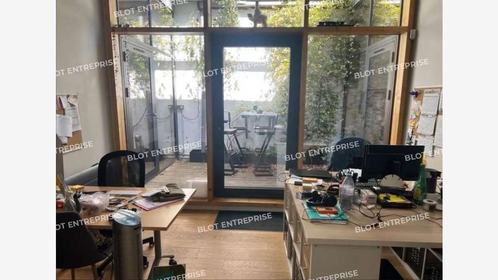 À VENDRE - À LOUER - BUREAUX - 323 M² - NANTES