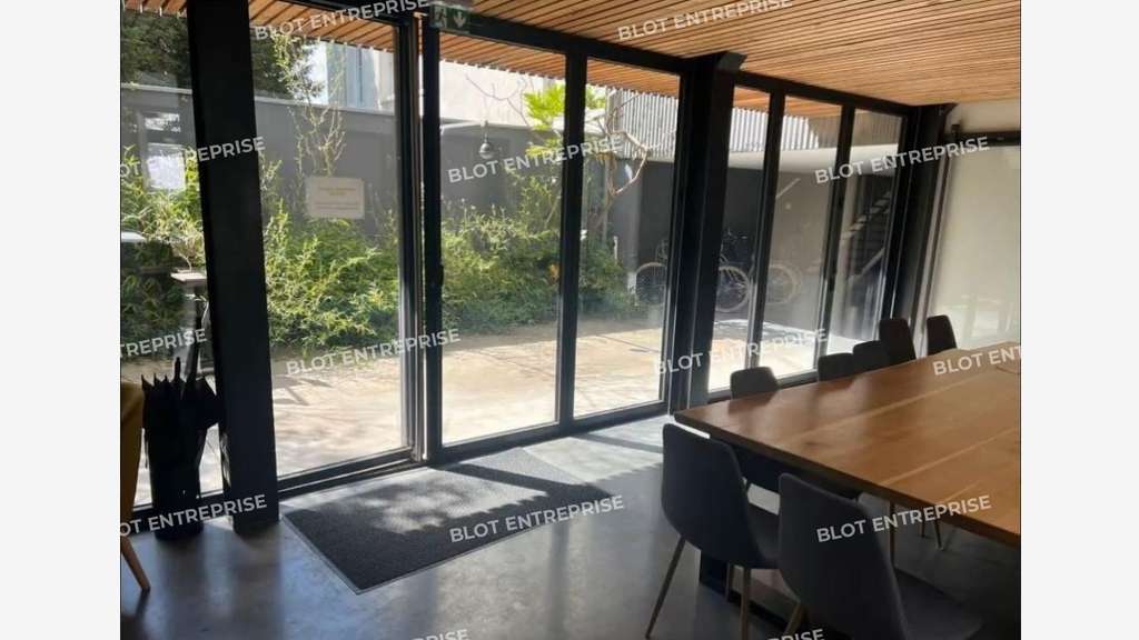 À VENDRE - À LOUER - BUREAUX - 323 M² - NANTES