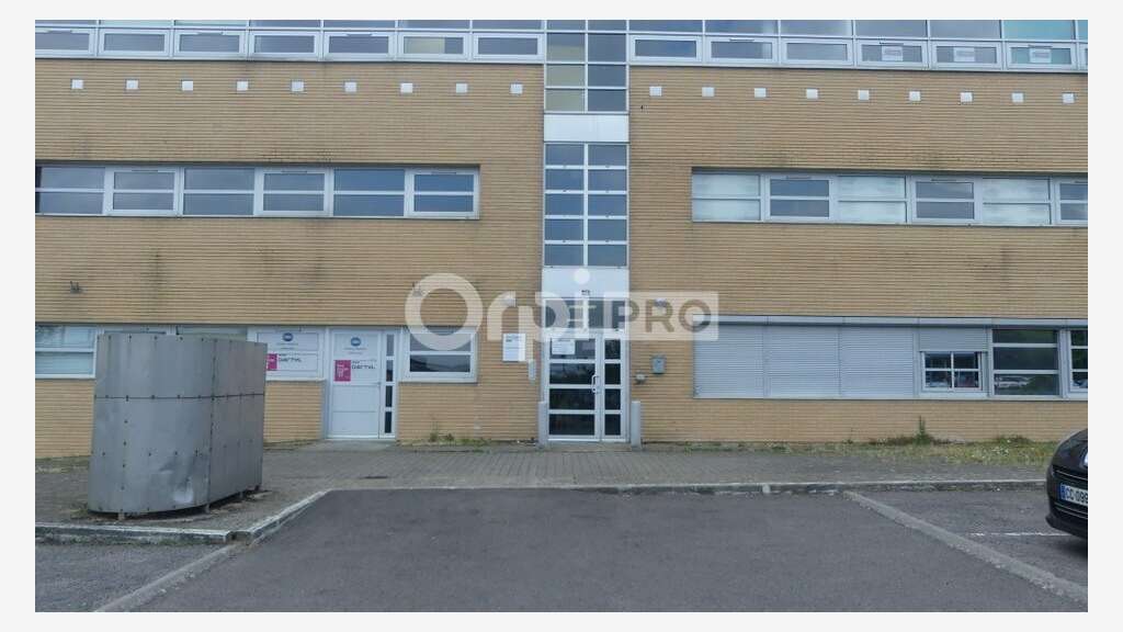 AV locaux de 410m² en R+2 accessibles PMR à Nevers