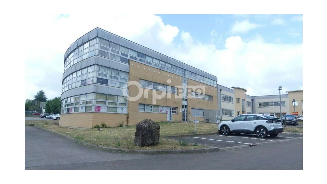 AV locaux de 410m² en R+2 accessibles PMR à Nevers