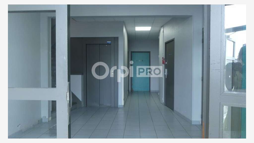 AV locaux de 410m² en R+2 accessibles PMR à Nevers