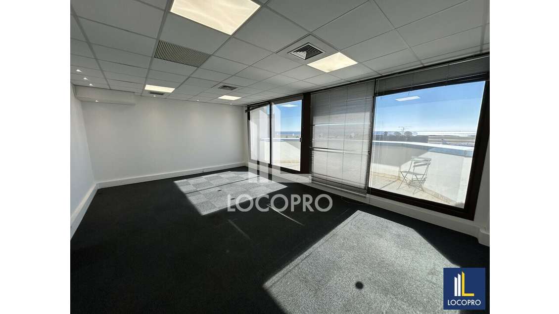 Vente bureau 75m² R+6 à Nice Arénas
