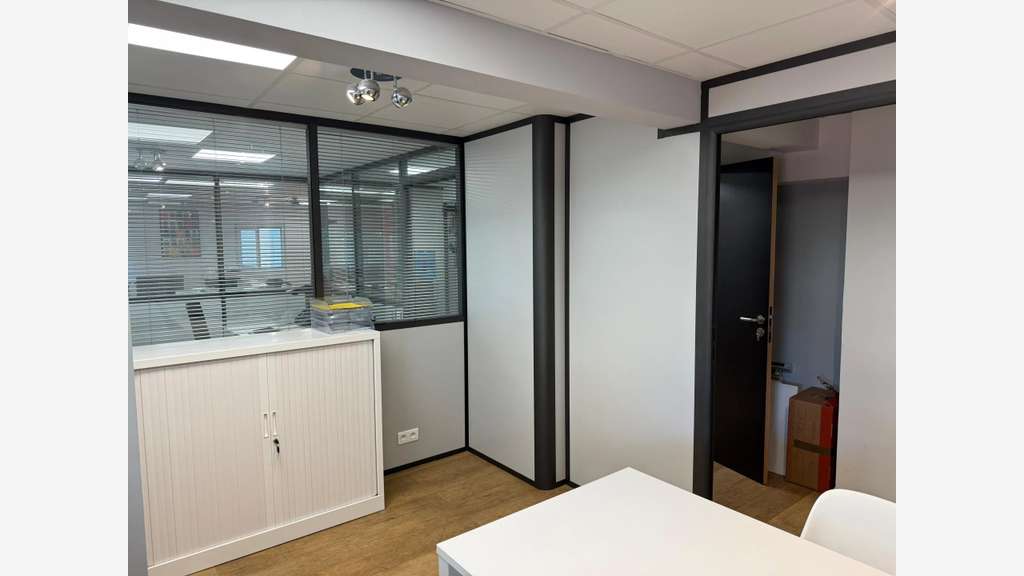 A vendre bureaux 97m² + 2 parkings secteur Nice