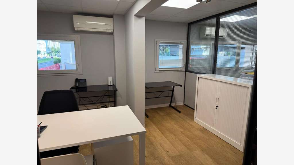 A vendre bureaux 97m² + 2 parkings secteur Nice