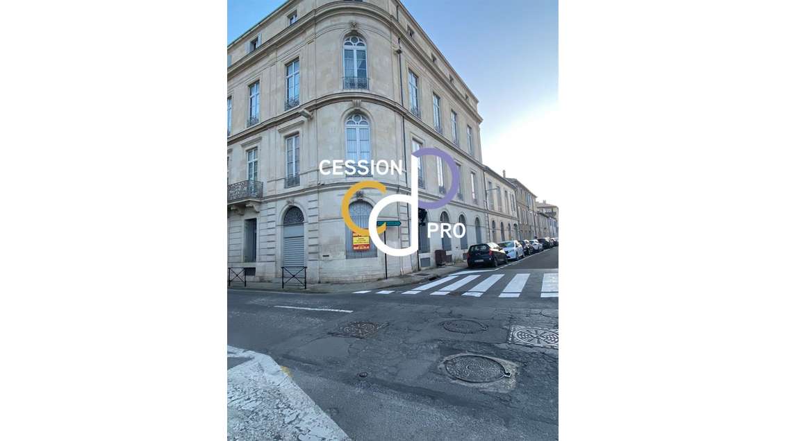 Vente bureaux de 464m² quartier Beaux-Arts Nîmes