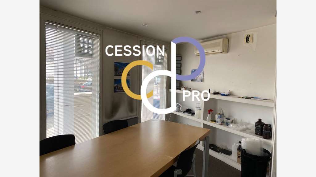 Vente bureaux lumineux de 116m² centre Nîmes