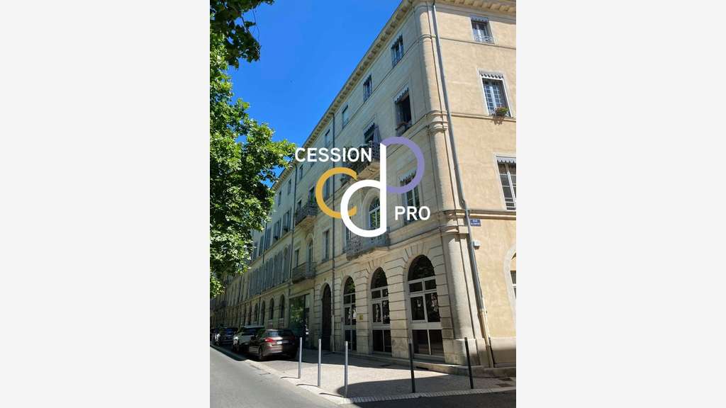 AV bureaux local d'activité ou cial 375m² Nîmes