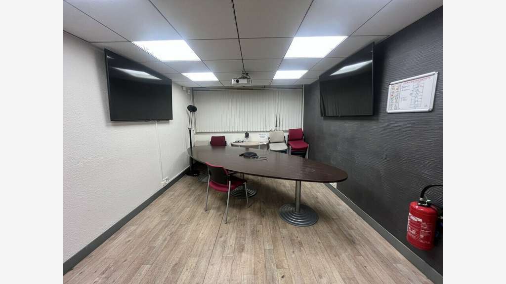 Vente bureaux 316m² en RDC à Nîmes Clos d'Orville