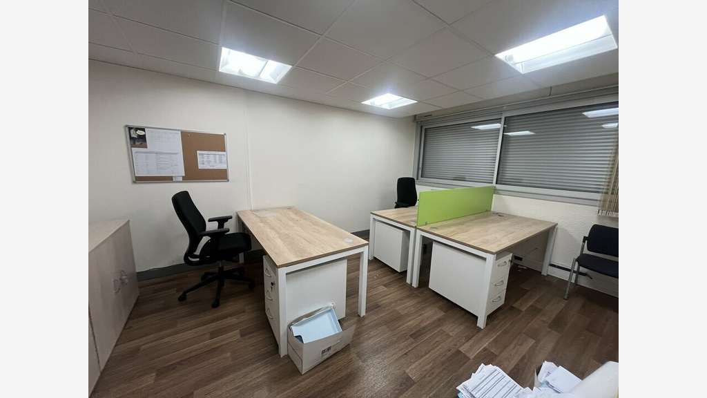 Vente bureaux 316m² en RDC à Nîmes Clos d'Orville