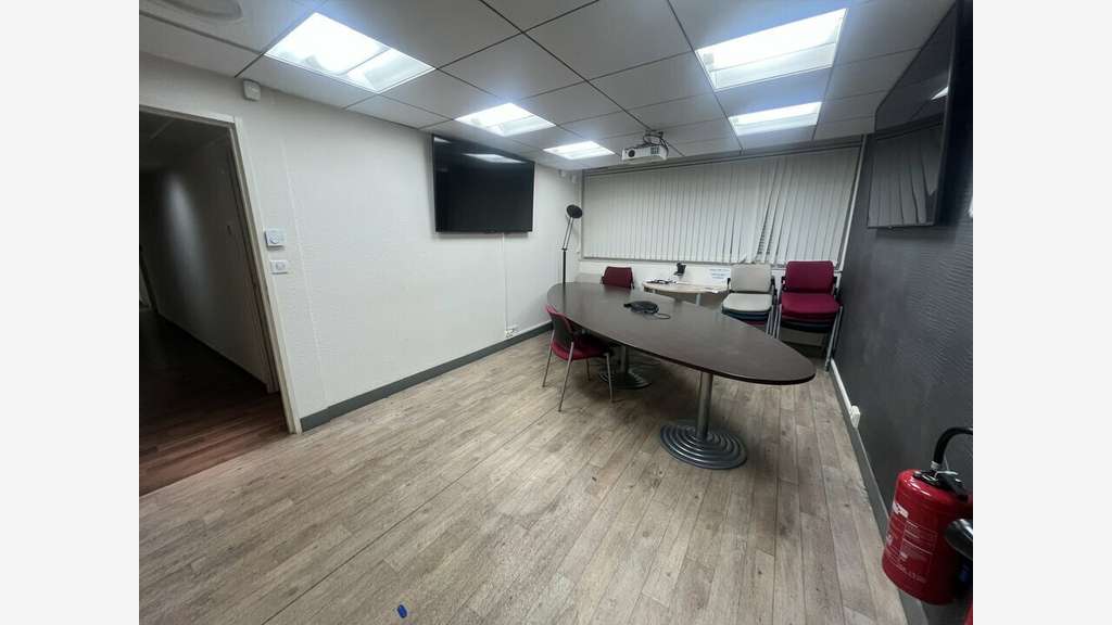 Vente bureaux 316m² en RDC à Nîmes Clos d'Orville