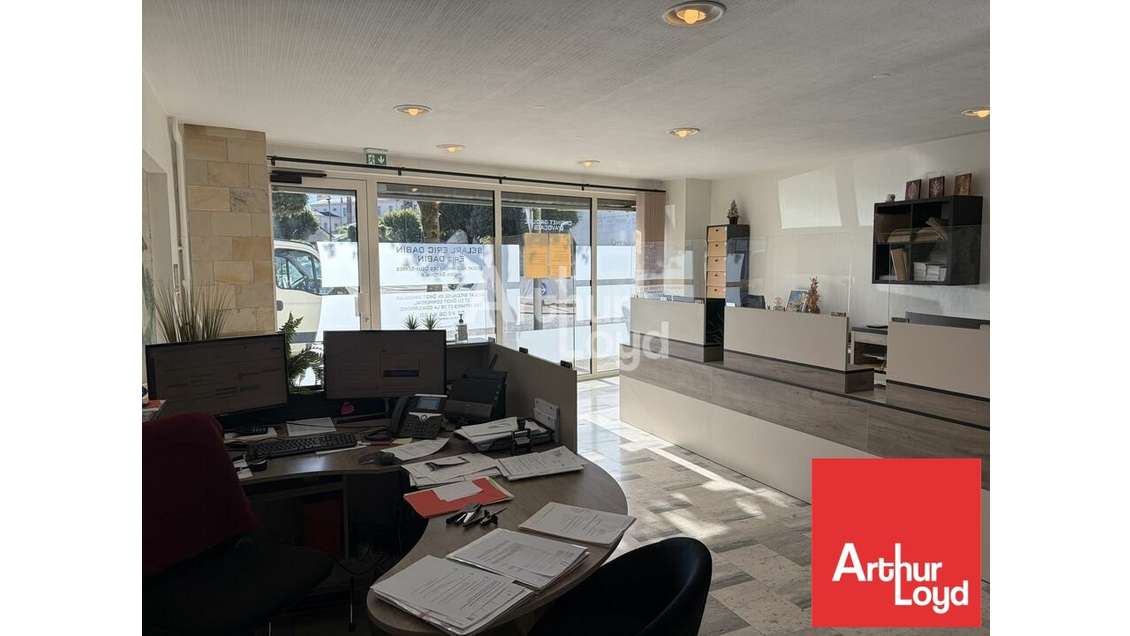 Bureaux 700m² à vendre Niort Av de Paris