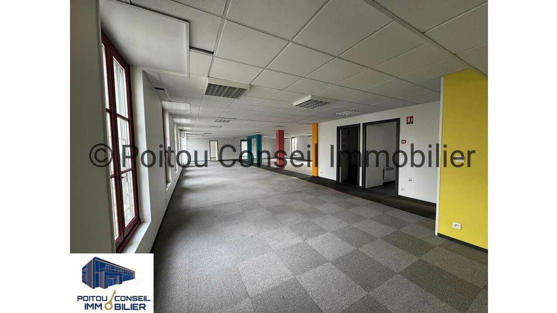 Vente local commercial 318m² à Niort prox centre