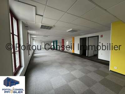 Vente local commercial 318m² à Niort prox centre