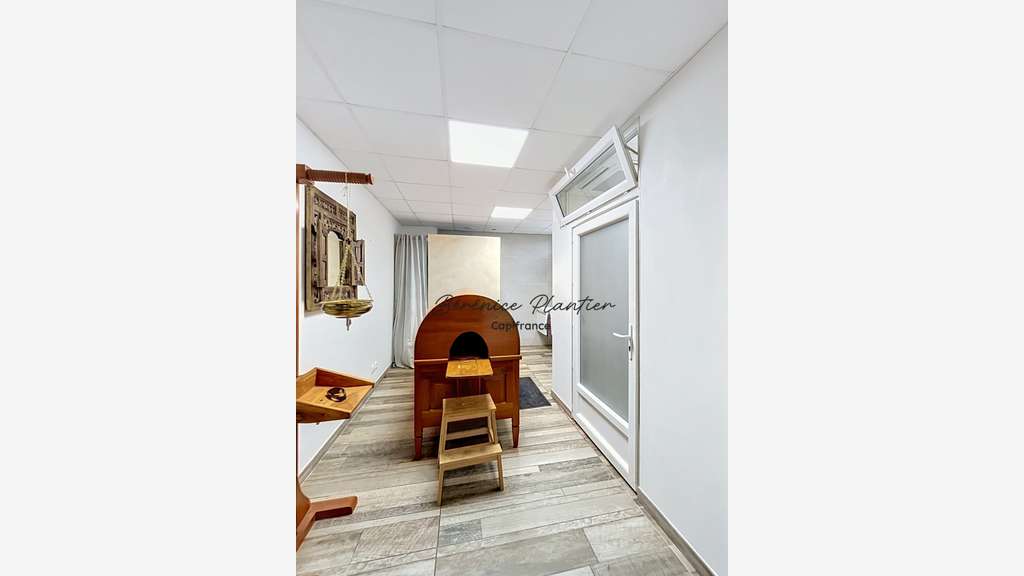 CABINET PROFESSIONNEL 39,31 M² - PÔLE DE SANTÉ - F