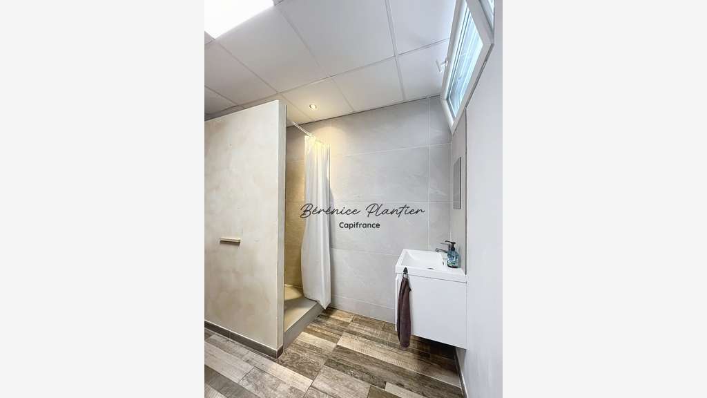 CABINET PROFESSIONNEL 39,31 M² - PÔLE DE SANTÉ - F
