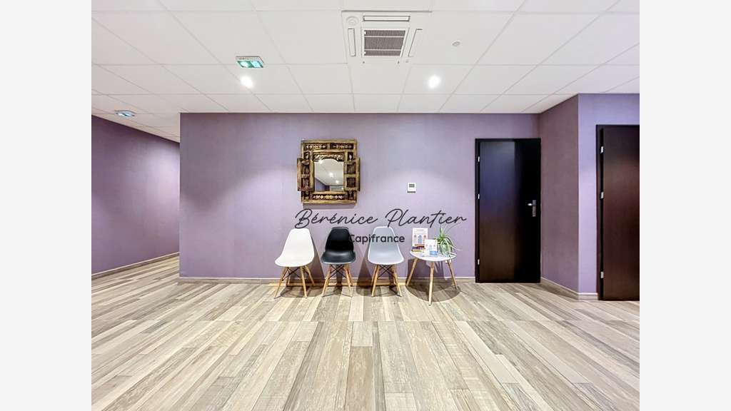 CABINET PROFESSIONNEL 39,31 M² - PÔLE DE SANTÉ - F