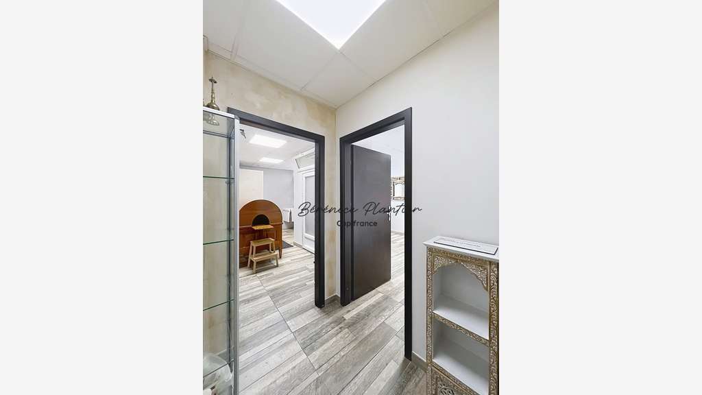 CABINET PROFESSIONNEL 39,31 M² - PÔLE DE SANTÉ - F