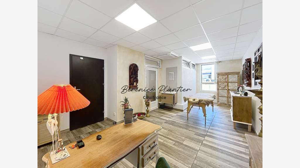 CABINET PROFESSIONNEL 39,31 M² - PÔLE DE SANTÉ - F