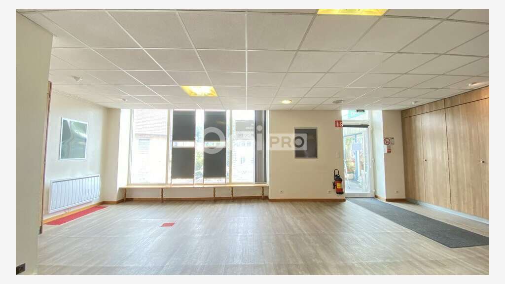 Bureau 89m² à vendre en centre-ville d'Orbey