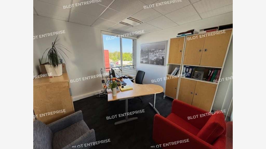 À vendre bureaux 923m² à Orvault Forum