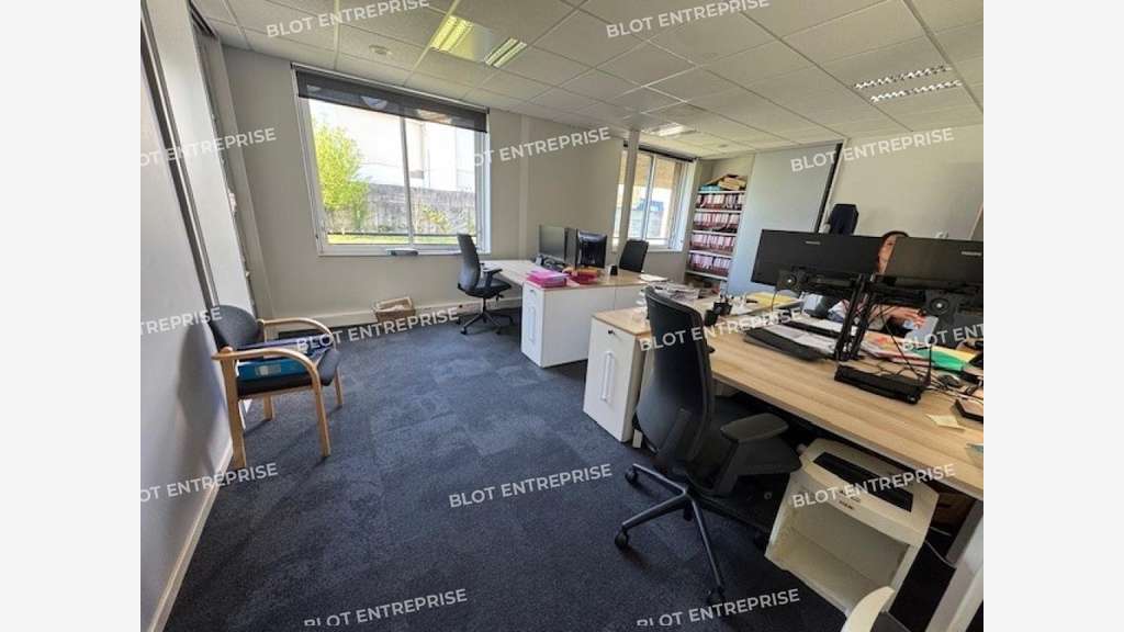 À vendre bureaux 923m² à Orvault Forum