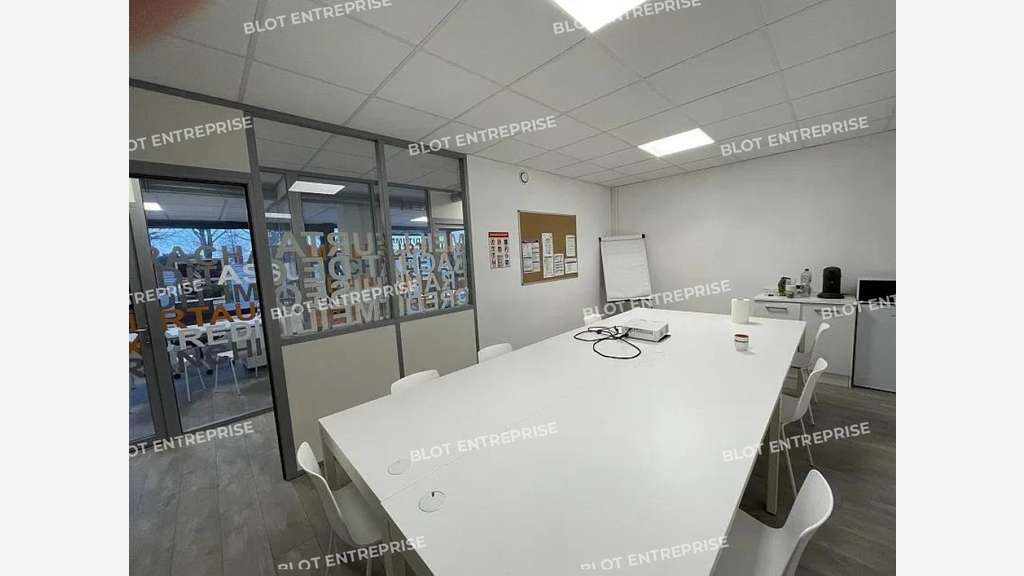 A vendre bureaux locaux commerciaux 118m² Orvault