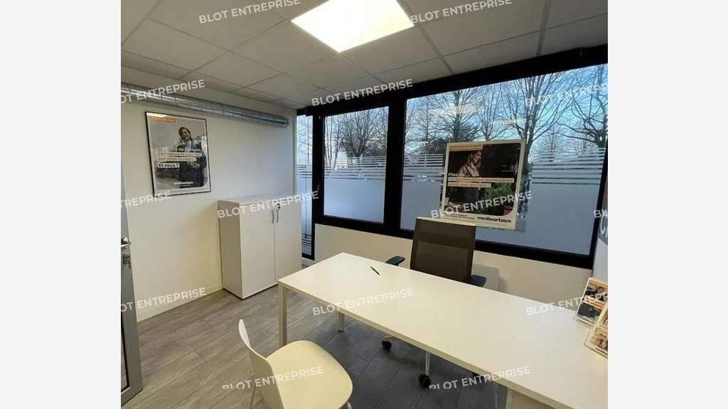 A vendre bureaux locaux commerciaux 118m² Orvault