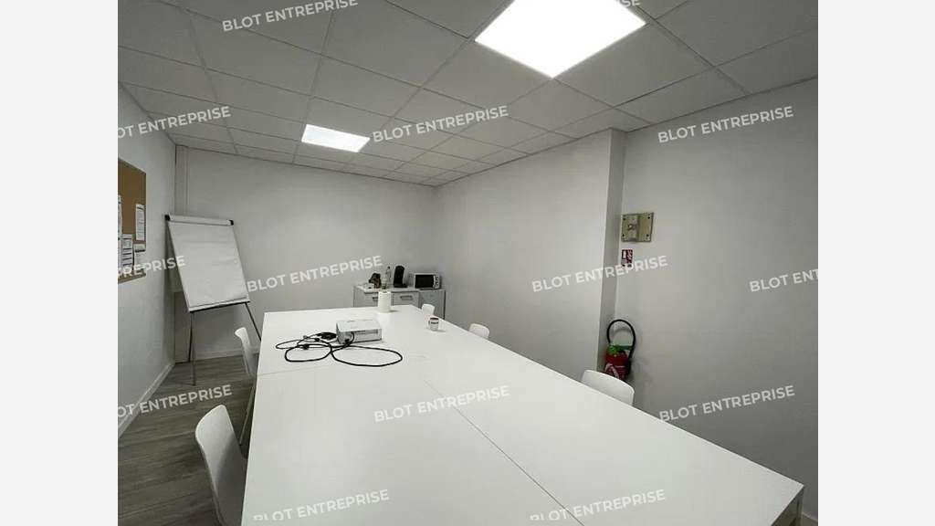 A vendre bureaux locaux commerciaux 118m² Orvault