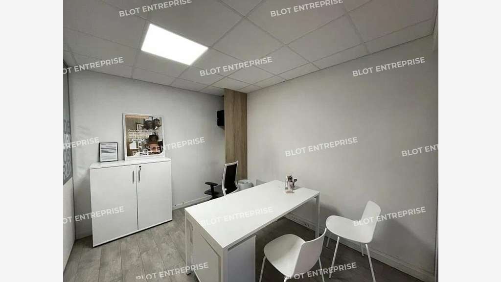 A vendre bureaux locaux commerciaux 118m² Orvault