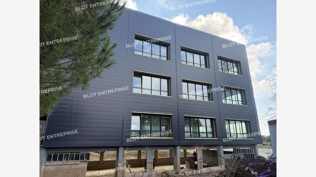 A vendre bureaux 192m² R+1 à Pacé Le Kube