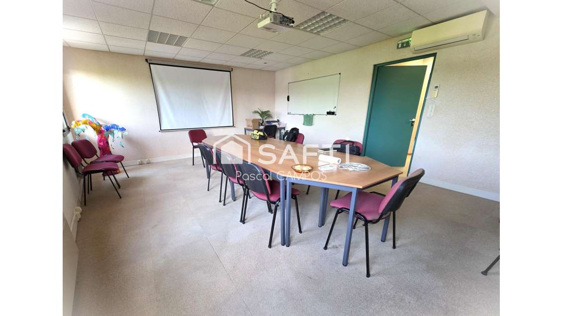A vendre bureaux 134m²  5 pièces à Pamiers