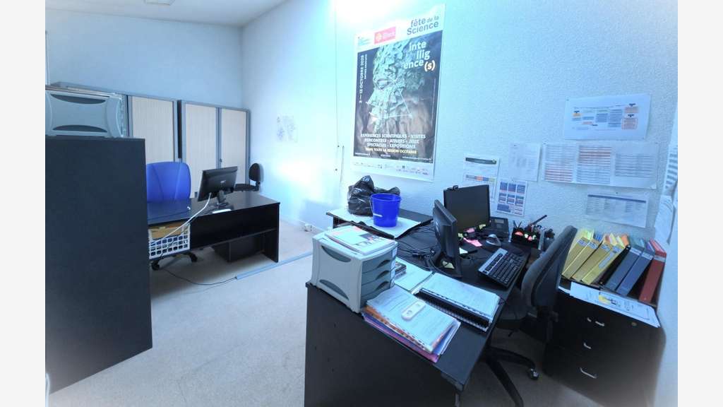 A vendre bureaux 134m²  5 pièces à Pamiers