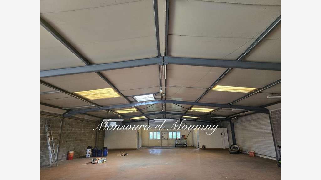 Bureau à vendre empl stratégique Tours Nord